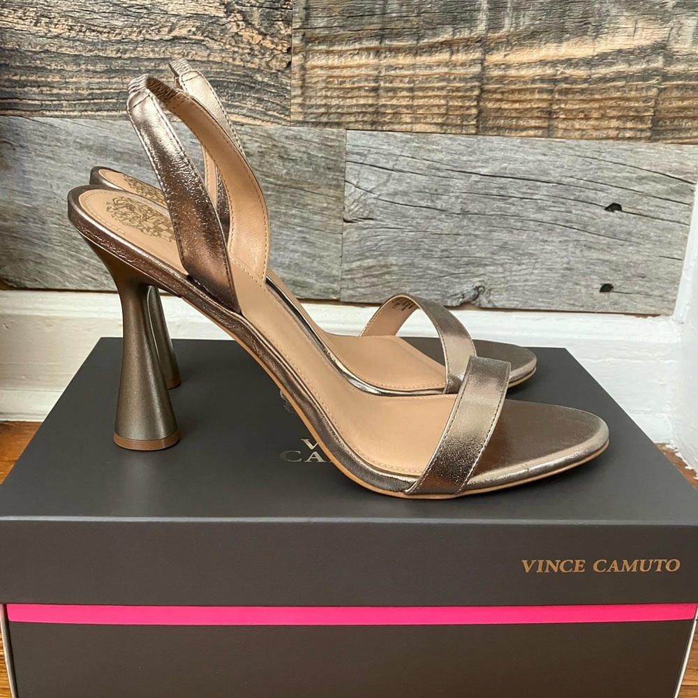 NIB Vince Camuto Arabella Heel Prata Velho Metallic Womens Size 11